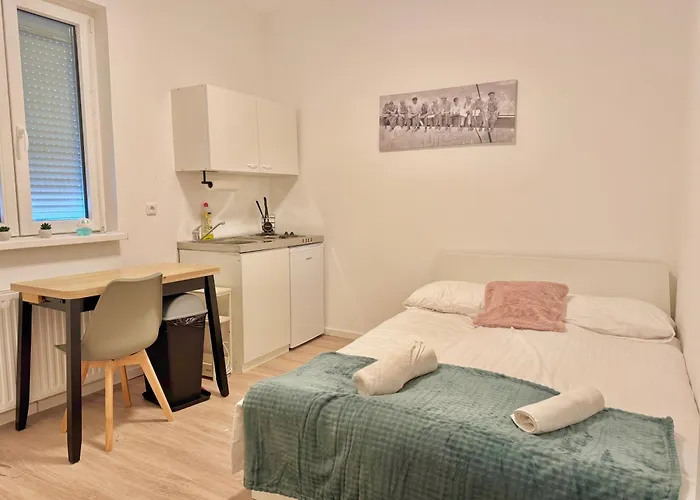 Prime Near - Free Parking Apartman *