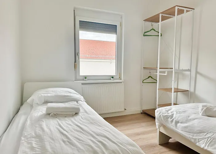 Prime Near - Free Parking Apartman